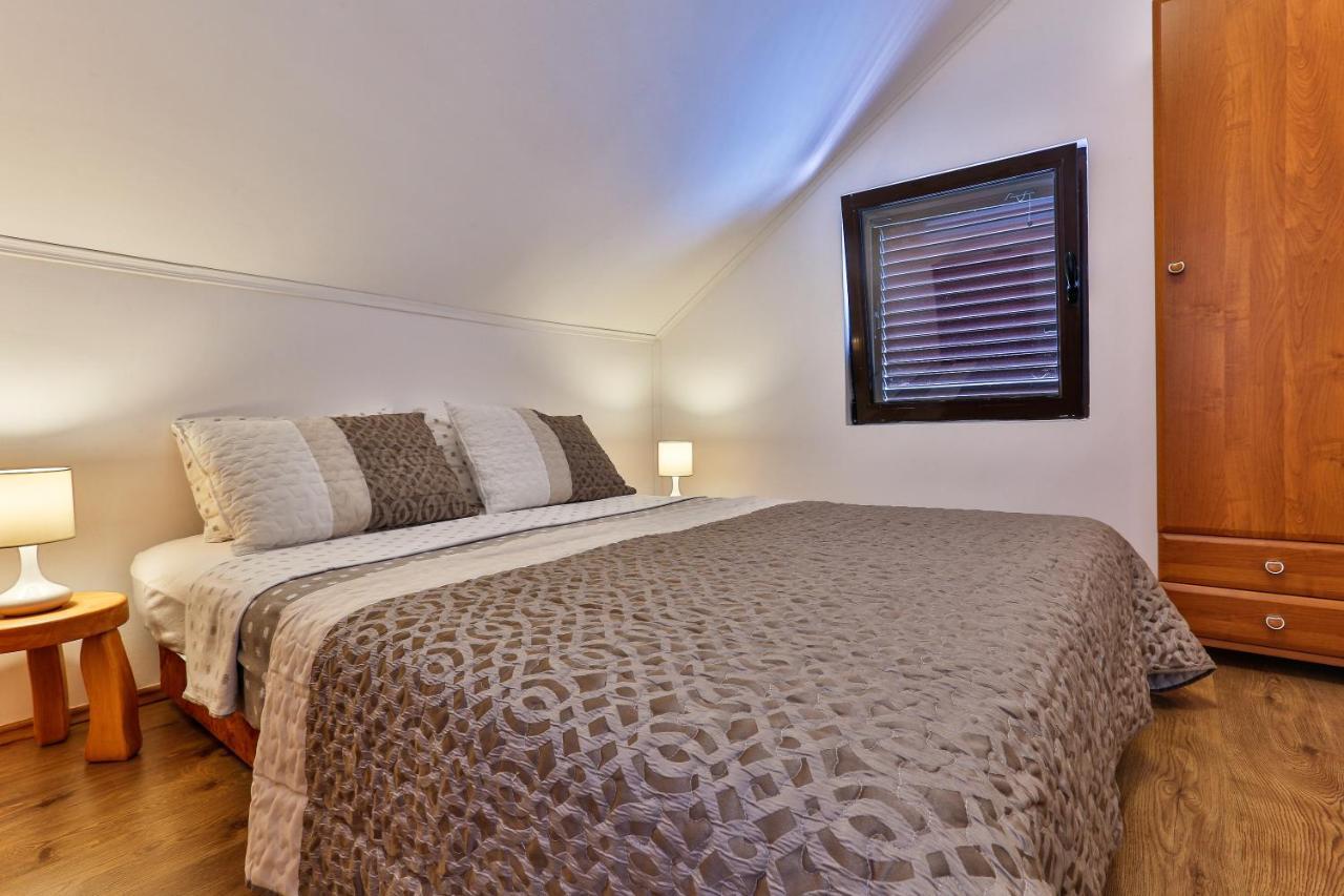 Apartment 365 *