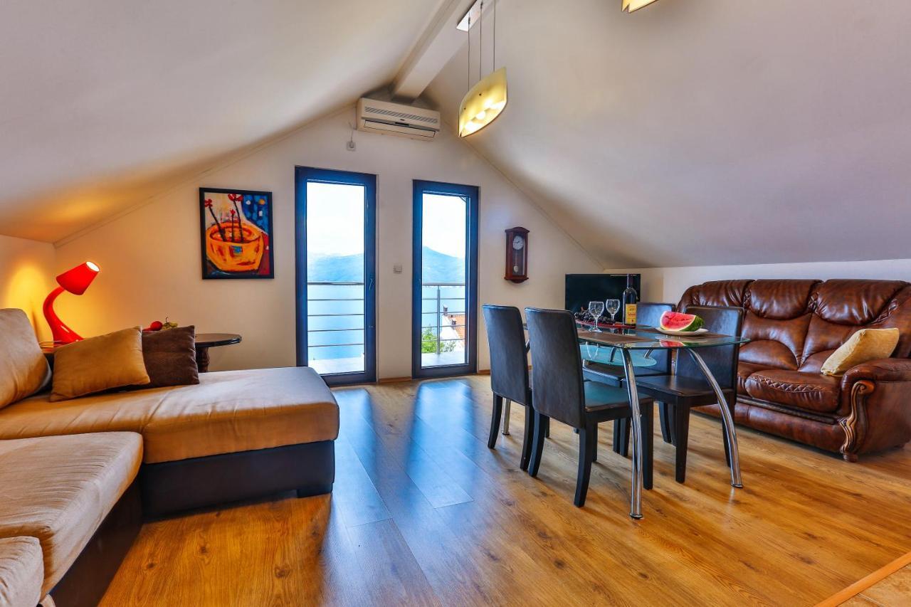 365 Apartment *